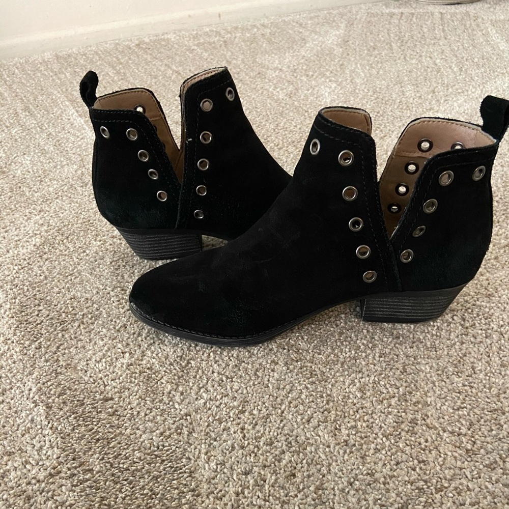 COPY - Sketchers suede black booties